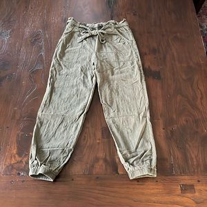 Girls Art Class relaxed fit capri pants size medium (7/8)